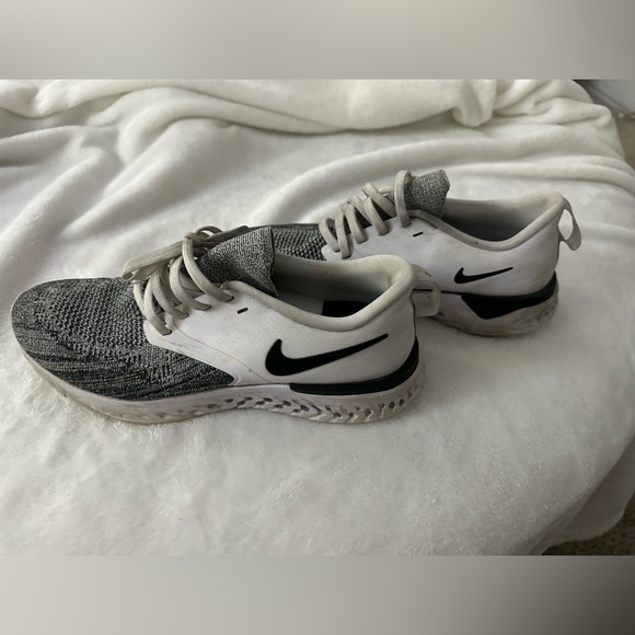 Nike Odyssey React Flyknit 2 - Picture 2 of 7